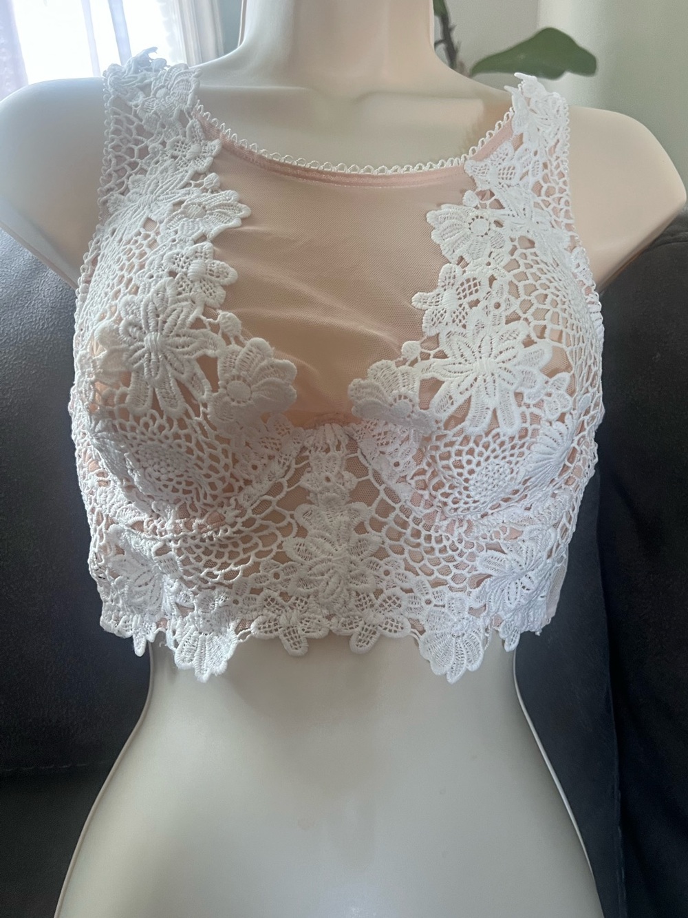 Victoria’s Secret Delicate Floral Lace Bralette - White